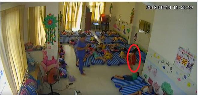 be gai 4 tuoi chet bat thuong tai mam non, nguoi me gui tam thu cau cuu cu dan mang - 3