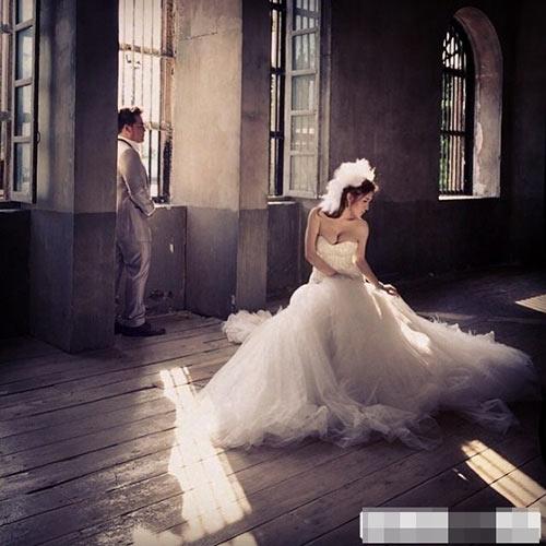 9x ha thanh cuoi duoc ong xa "soai ca", bo me chong yeu thuong nho phau thuat tham my - 9