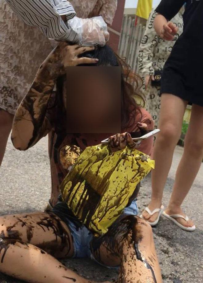 vo bau vuot mat mang mam tom den dan mat nhan tinh chong: “may phai biet le do nghe chua?" - 2