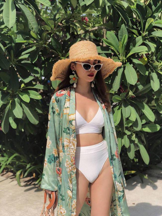 "duong dua" sexy he nay, sao viet vinh danh nhung mau bikini vo cung dot mat - 4