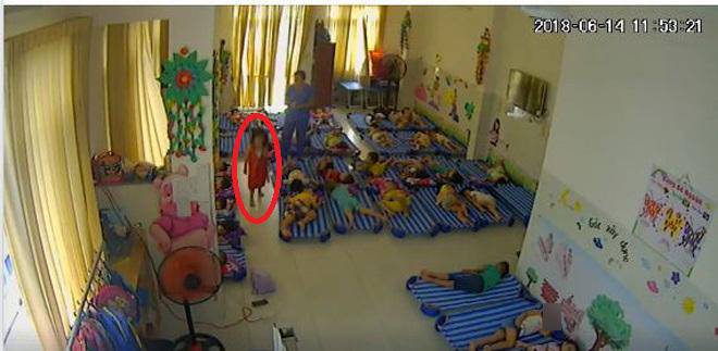 thong tin moi vu be gai 4 tuoi tu vong sau khi vao toilet truong mam non 5 phut - 1