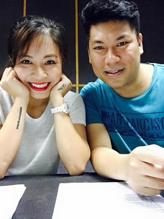 mc hoang linh chung toi la chien si gay choang voi sac voc goi cam va 8 hinh xam "doc" - 9