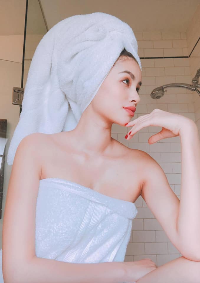 Cách quấn khăn tắm trên đầu và cách quấn khăn quanh thân đơn giản 