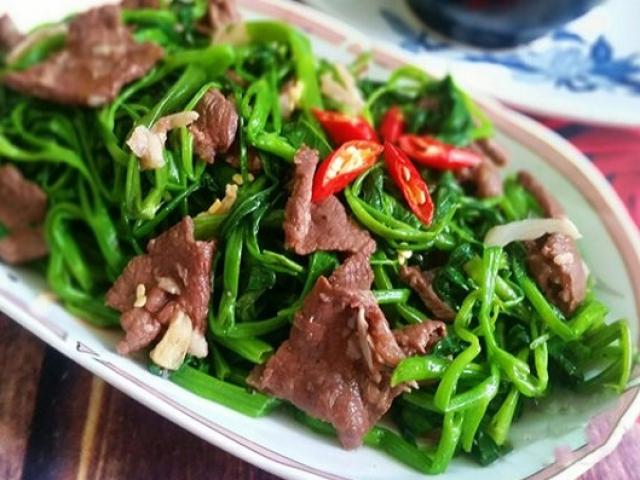 Làm cá hấp, người cho dầu, người chỉ thêm nước tương và đây mới là cách đúng