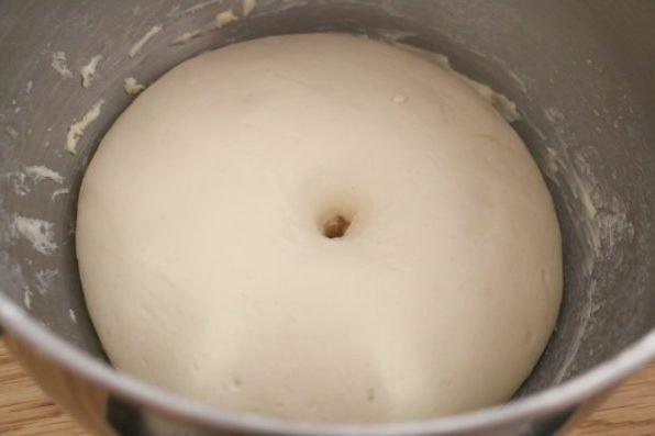 Cách làm bánh mì gối trắng ngon, không cần máy nhồi bột - 4