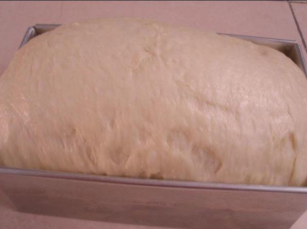 Cách làm bánh mì gối trắng ngon, không cần máy nhồi bột - 5
