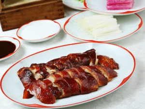 Cách ăn vịt quay Bắc Kinh chuẩn phong cách hoàng gia