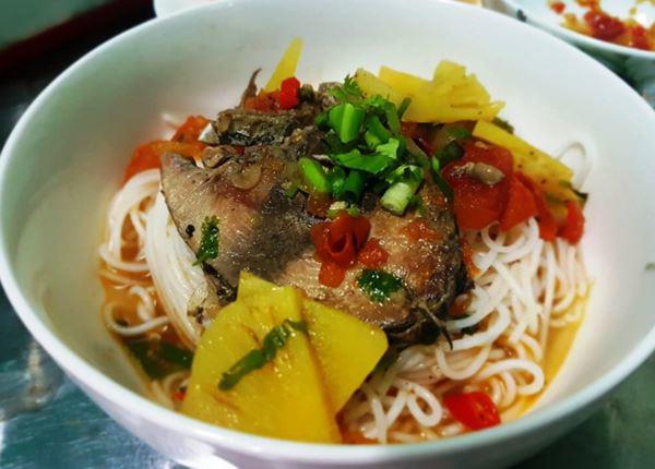 Bún cá thu – Cách nấu nướng giản dị chuẩn chỉnh vị miền Trung bên trên nhà