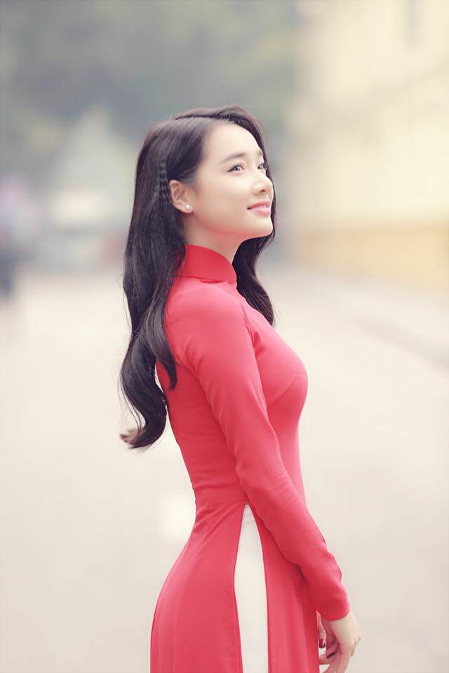 Ngoài trang phục màu trắng, Nhã Phương còn là nữ diễn viên diện áo dài đẹp nhất Vbiz - 4