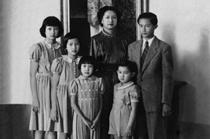 Lạ Lung Ca Sĩ Hoang Bach Giống Hoang Thai Tử Bảo Long Như Hai Giọt Nước Bao Gia đinh Xa Hội