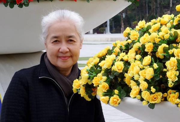 Nguyễn Dzoãn Cẩm Vân: Tuổi thơ nghèo khó, cả đời vì con, cuối cùng chọn  xuất gia tìm an lạc