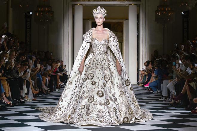 365 ngày cùng 10 tác phẩm áo cưới mang tên Calla Haute Couture  CALLA  BRIDAL