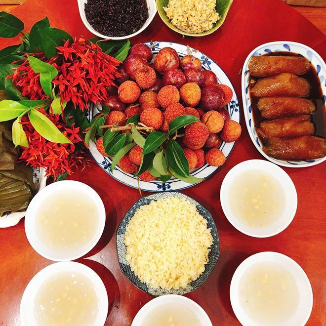 Món ăn Tết Đoan Ngọ là những món ăn truyền thống đặc trưng của người Việt. Những món ăn này không chỉ ngon miệng mà còn mang ý nghĩa đặc biệt vào dịp Tết Đoan Ngọ. Hãy cùng xem hình ảnh những món ăn Tết Đoan Ngọ để trải nghiệm một Tết thật đặc biệt.