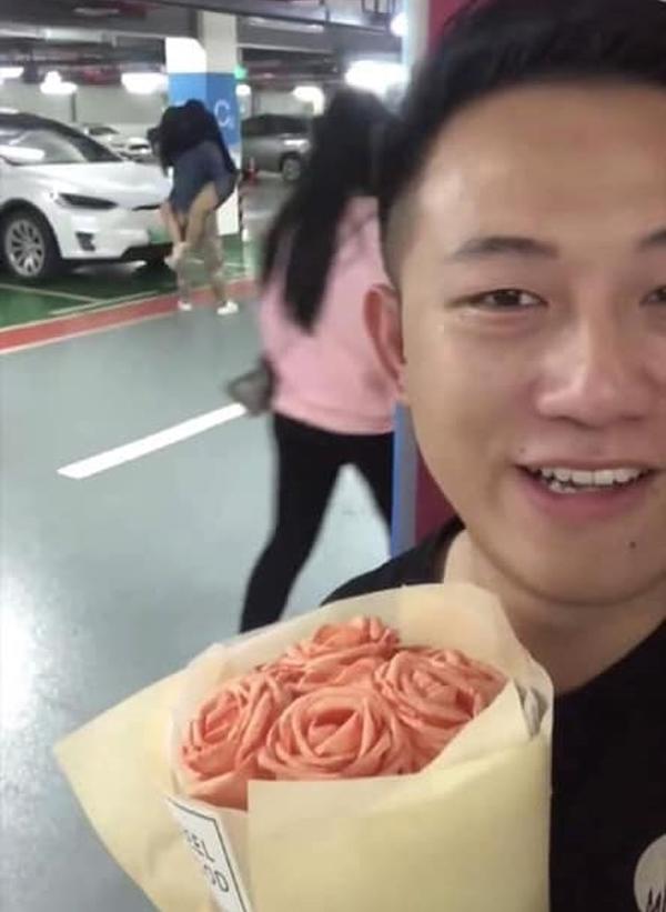 Pergi pacarnya selingkuh