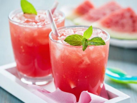 Nước xay dưa đỏ ngon giải sức nóng mùa hè với cách tiến hành đơn giản