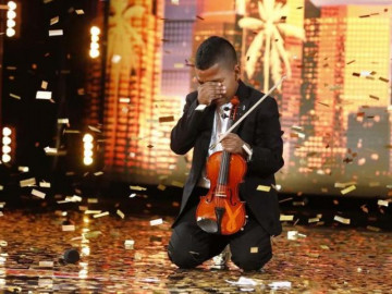 Cậu bé ung thư chơi violin làm lay động hàng triệu khán giả