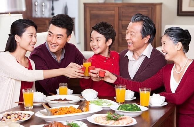 Lời chúc tốt đẹp nhất Ngày Gia đình Việt Nam: Chúc mừng Ngày Gia đình Việt Nam, hãy cùng cười đùa, tận hưởng những khoảnh khắc đầy yêu thương và tràn đầy niềm vui bên gia đình. Hãy để những hình ảnh đầy cảm xúc thể hiện lời chúc tốt đẹp nhất đến cho gia đình mình.