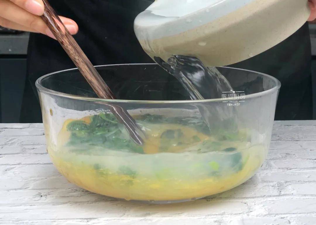 trung hap tinh yeu ham nong nhung ngay ca xa hoi 'gian cach' - 4