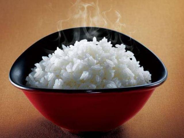 Vo gạo xong không nên nấu ngay, thêm bước này cơm thơm dẻo, hạt trong veo
