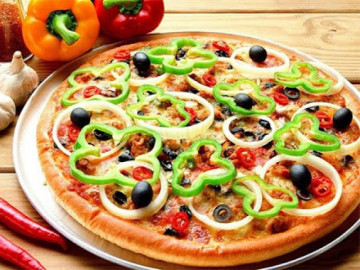 Làm thế nào để tạo nên một lớp sốt cà chua ngon cho pizza?
