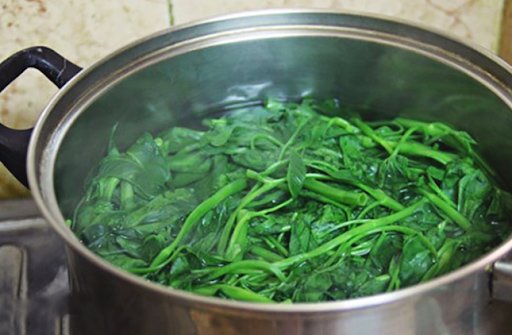 rau muong xao toi ngon, xanh gion co cach lam don gian - 4