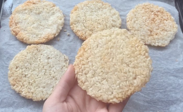 hoc 9x nghe an lam com chay cha bong gion rom rop, sot dam da an vao la me - 5