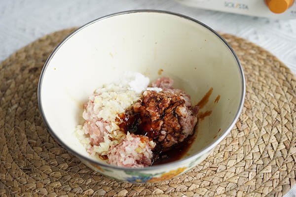 thit vien trung cut gion tan voi noi chien khong dau, ca nha lon be thich me - 3