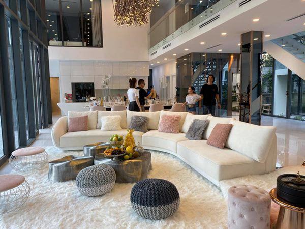 Gia đình có phúc nhất miền Tây: Gái út nhà 50 tỷ, chị cưới trai trẻ ở nơi 18 tỷ - 5