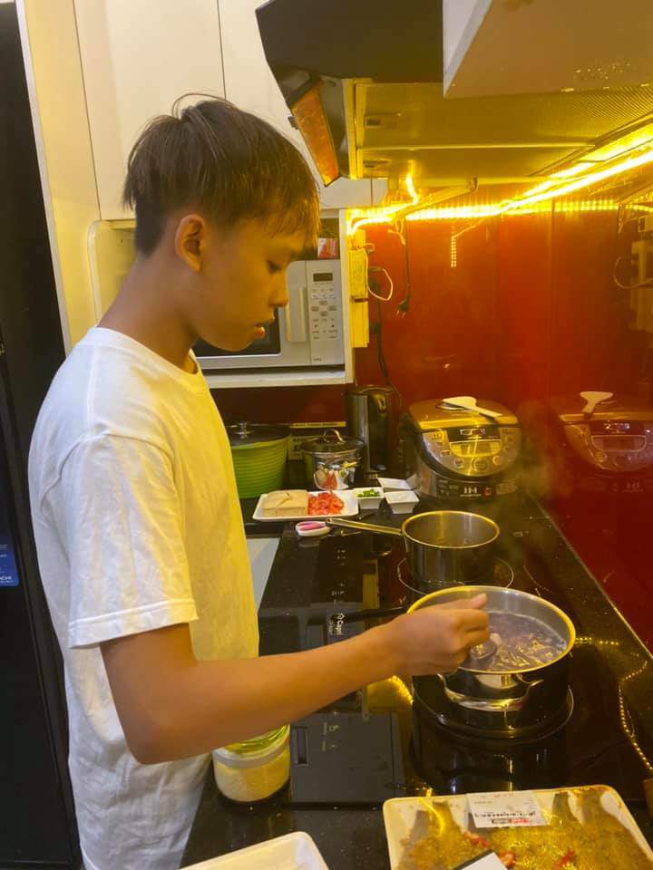 Hồ Văn Cường đã cao nhỉnh hơn Phương Mỹ Chi nhưng vẫn là ...