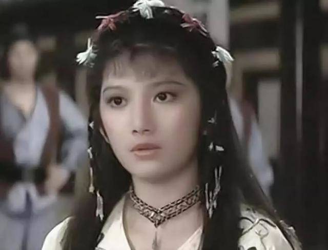 my nhan "y thien do long ky" bi nguoi cha doi bai am anh dan toi ket cuc dau long - 1