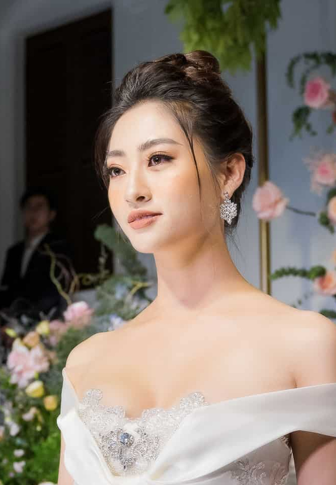 Hoa hậu Lương Thùy Linh bén duyên sàn diễn 2019 - 6