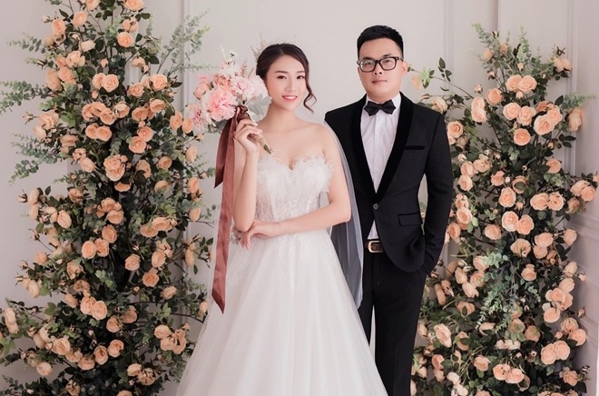 Chú 35 tuổi đêm nào cũng chờ nữ sinh 2K đi học, 4 năm sau đón về làm vợ