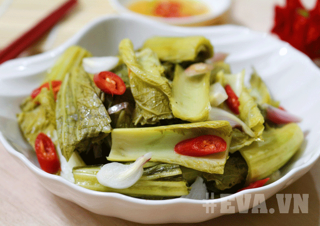 Chỉ cho muối khi làm dưa cải thật sai lầm, thêm 3 bước dưa vàng giòn, để lâu không khú - 4