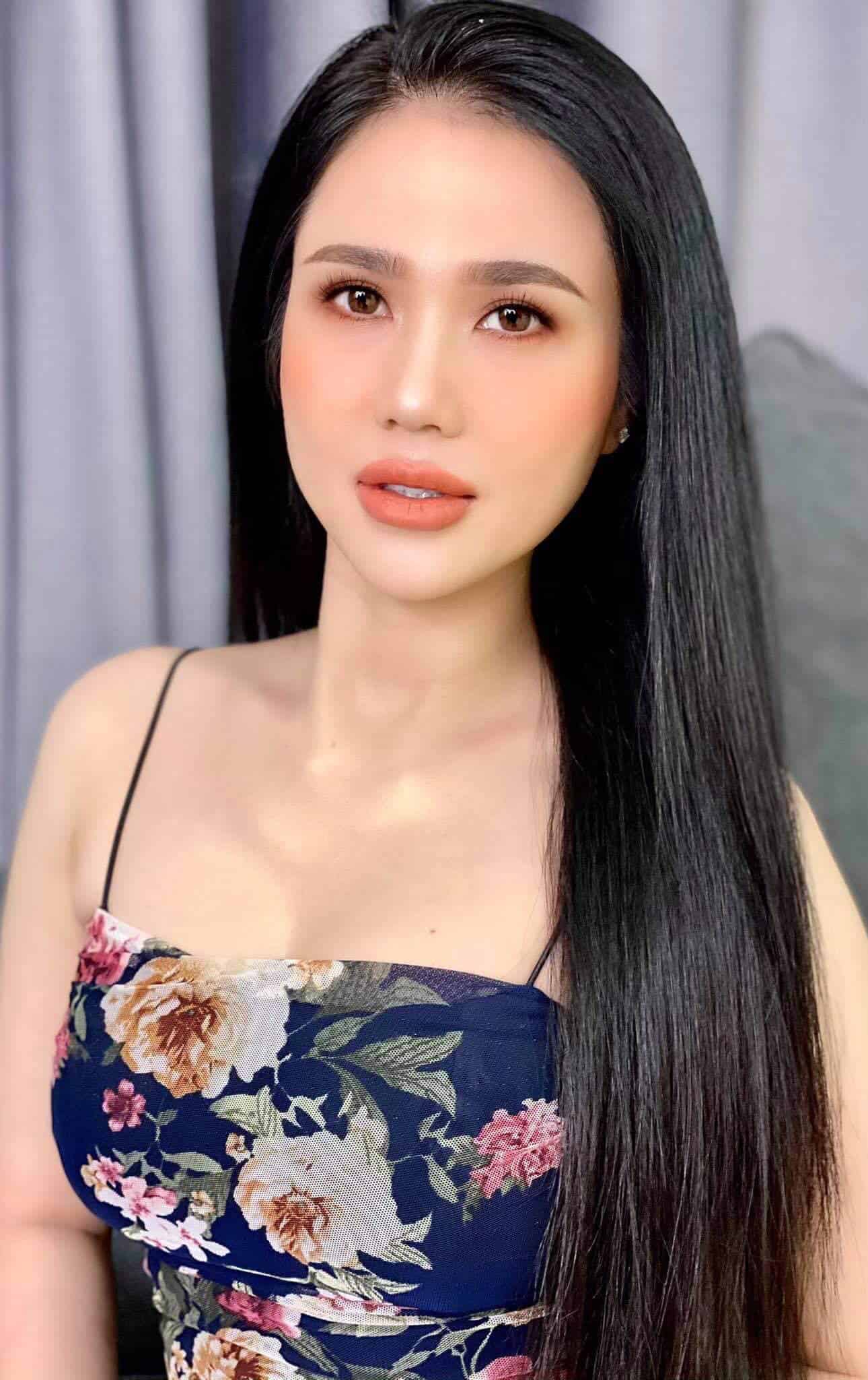 Em trẻ đẹp như gái 18, chị Ngọc Trinh cũng khoe nhan sắc tuổi 19 thách thức đèn flash - 10
