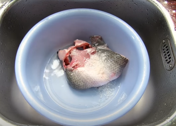 Cách nấu bánh canh cá lóc đơn giản mà ngon, thịt cá ngọt, nước canh thơm - 1