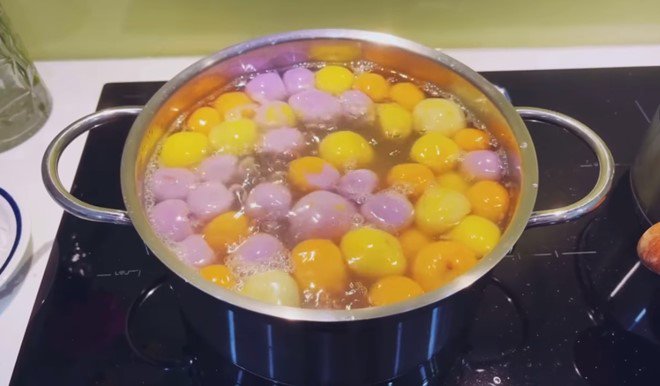 Con trai Bảo Thanh làm bánh trôi màu sắc, ai cũng phì cười vì lời thú nhận của bé - 12