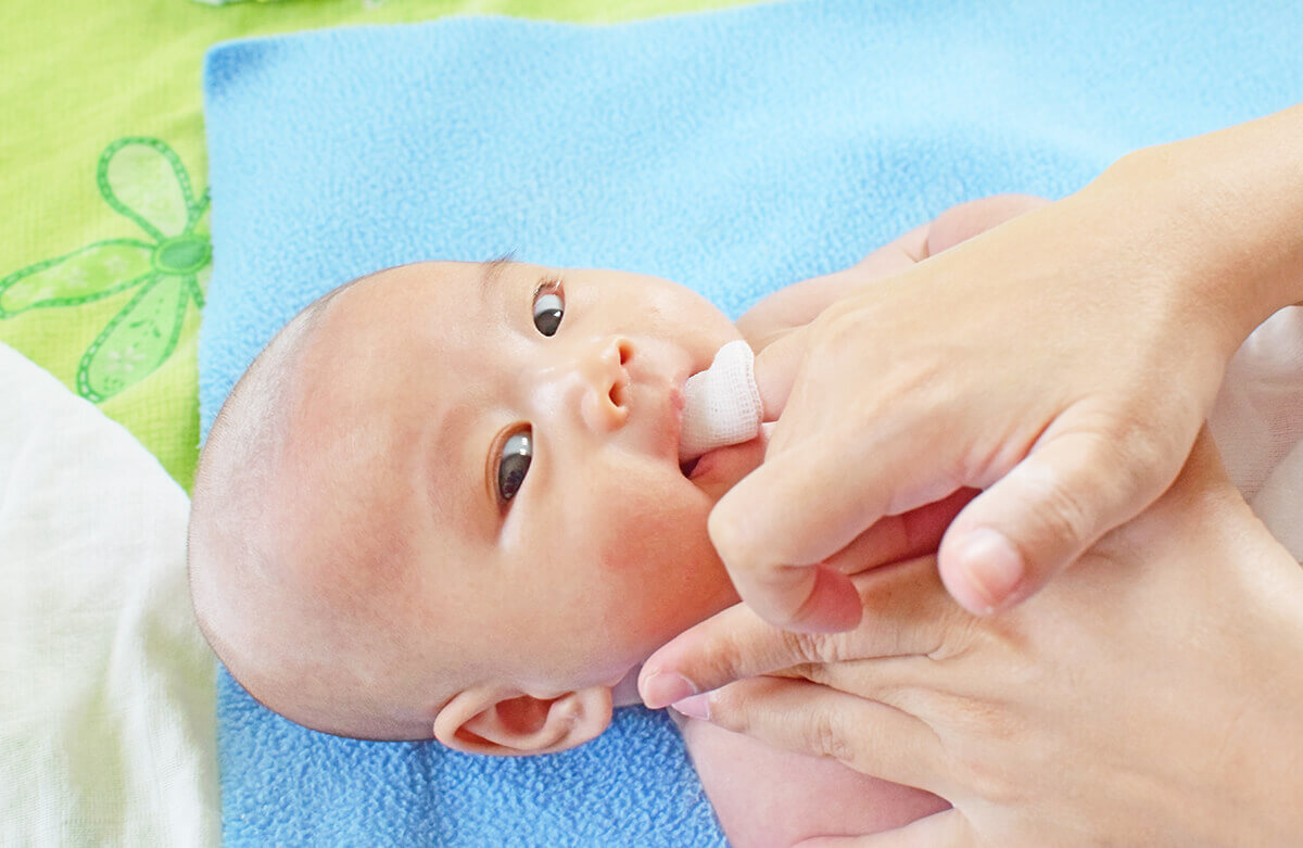 Đẹn ở trẻ sơ sinh có nguy hiểm không? Cách xử lý như thế nào?