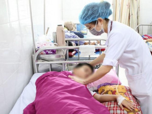 Nghệ An: Gia tăng trẻ mắc viêm màng não do virus, có ngày hơn 100 trẻ cùng vào viện
