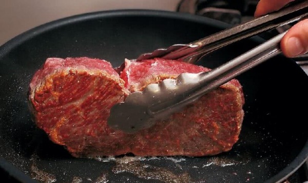 Trứng ốp để cạnh bít tết tưởng để cho đẹp, nhưng có sự thật bất ngờ phía sau - 4