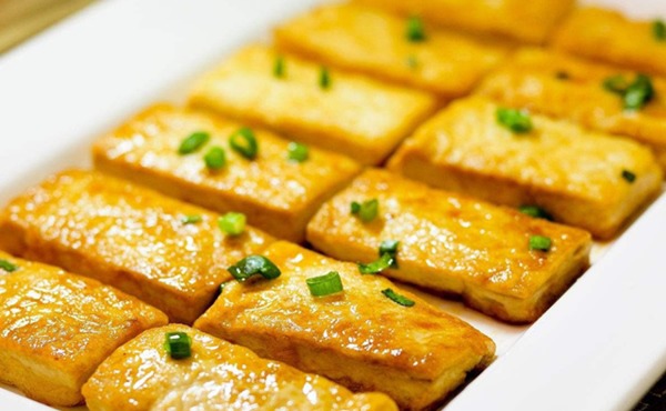 Rán đậu phụ đừng cho ngay vào chảo, thêm thứ này đậu giòn ngon không vỡ nát - 4