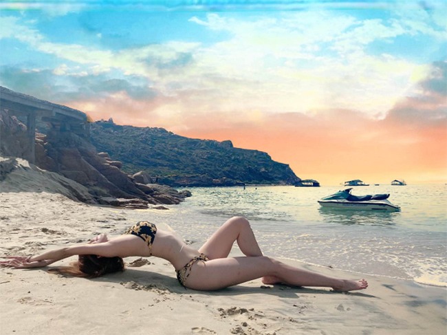 amp;#34;Cô trợ lý nóng bỏngamp;#34; của Quang Tèo đã làm mẹ 2 con, chẳng ngại khoe 3 vòng amp;#34;căng đétamp;#34; - 6