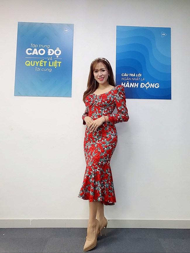 amp;#34;Cô trợ lý nóng bỏngamp;#34; của Quang Tèo đã làm mẹ 2 con, chẳng ngại khoe 3 vòng amp;#34;căng đétamp;#34; - 8