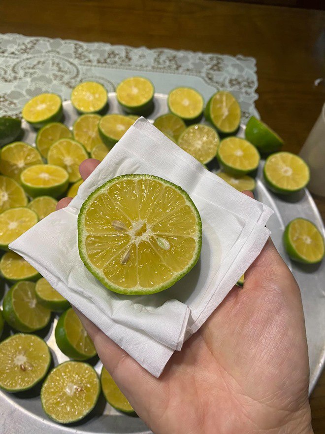 Mẹ đảm mách tuyệt chiêu bảo quản chanh cả năm vẫn tươi ngon, thơm nức - 5