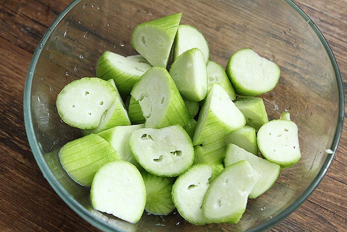 Canh mướp nấu ngao chỉ cần đơn giản thế này cũng đủ ngọt ngon, không sợ hè nóng - 4