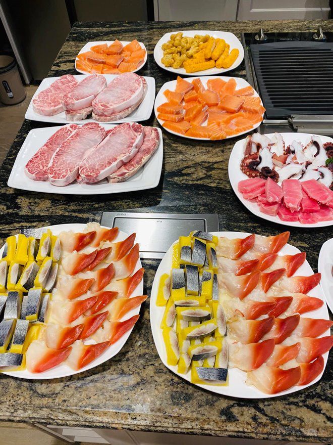 Sao vào bếp: Ở nhà cũng vui, Lã Thanh Huyền bày bàn tiệc sắc màu, Việt Anh liền trêu chọc - 4
