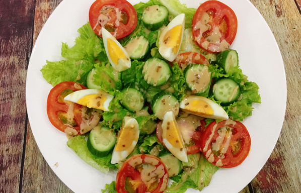 Cách làm salad cá ngừ ngon tại nhà nhiều dinh dưỡng - 8