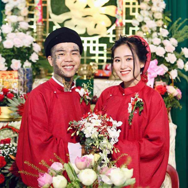 Gái xinh yêu chàng trai xăm gần kín mặt, ngày ra mắt thái độ của mẹ khiến cô bất ngờ - 1