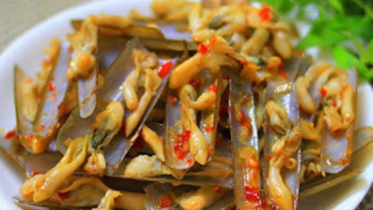 Ốc móng tay xào tỏi là một trong những món ăn truyền thống đậm chất Việt Nam. Mùi thơm nồng của tỏi hòa quyện với hương vị đậm đà của ốc đã tạo thành món ăn đặc biệt. Hãy xem hình ảnh và cảm nhận sự tuyệt vời của món ăn này.