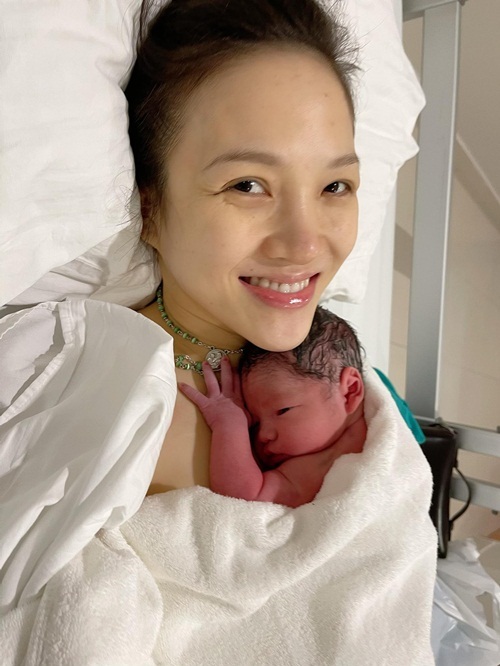 Sao Việt đi đẻ amp;#34;thập tử nhất sinhamp;#34;, bà xã Phan Đinh Tùng làm cả bệnh viện náo loạn - 1