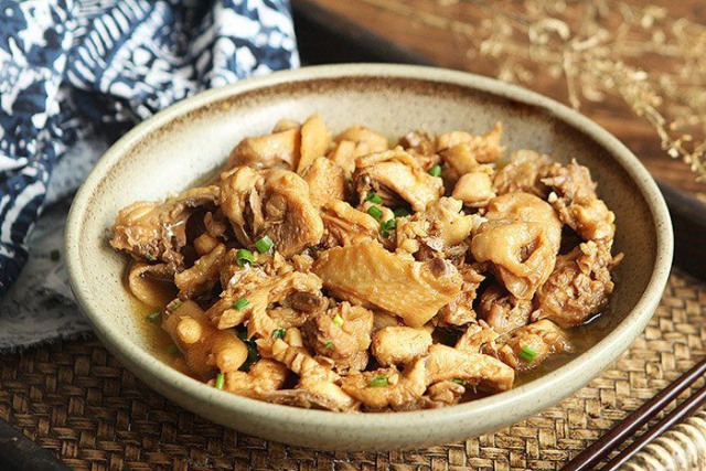 Hôm nay ăn gì: Trời nắng cứ ngỡ khó ăn, cơm nấu vừa đưa lên mâm lại hết sạch - 5